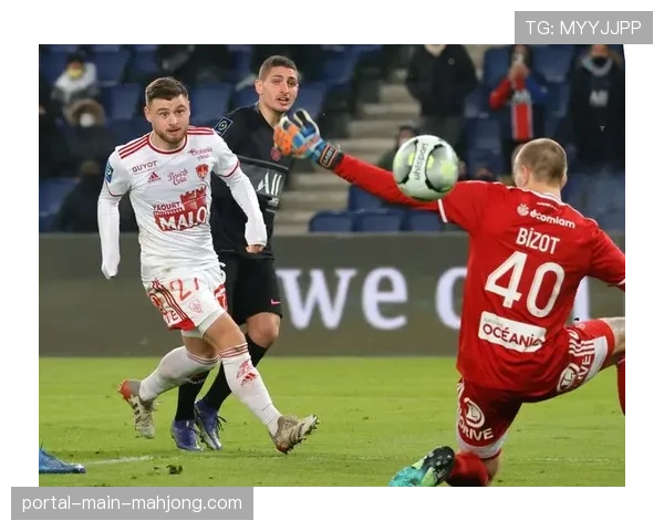 深度复盘：布雷斯特如何用高位逼抢从巴黎身上抢得一分